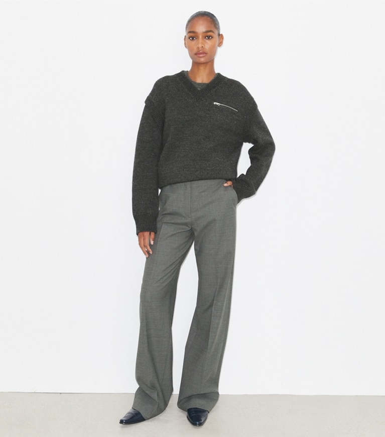 Tory Burch designer bas Pantalon en laine dans Dark Gray Melange sur modèle, de face