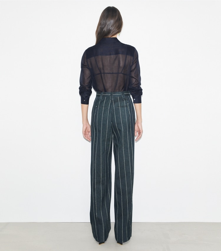 Tory Burch designer pantaloni Pantaloni a gamba larga in cotone a righe in Navy/Ivory on model back