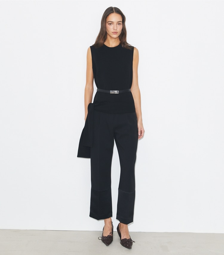Tory Burch designer pantaloni Pantaloni crop in crêpe in Black parte anteriore su modella