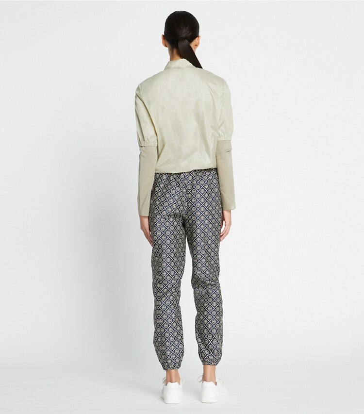 Tory Sport designer pantaloni Pantaloni da jogging T Monogram in jacquard tecnico in TORY NAVY T MONOGRAM SMALL SPORT on model back