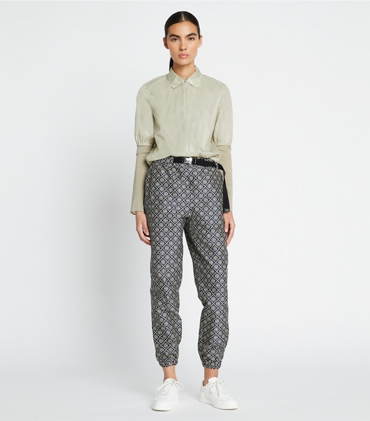 Tory Sport designer pantaloni Pantaloni da jogging T Monogram in jacquard tecnico in TORY NAVY T MONOGRAM SMALL SPORT parte anteriore su modella