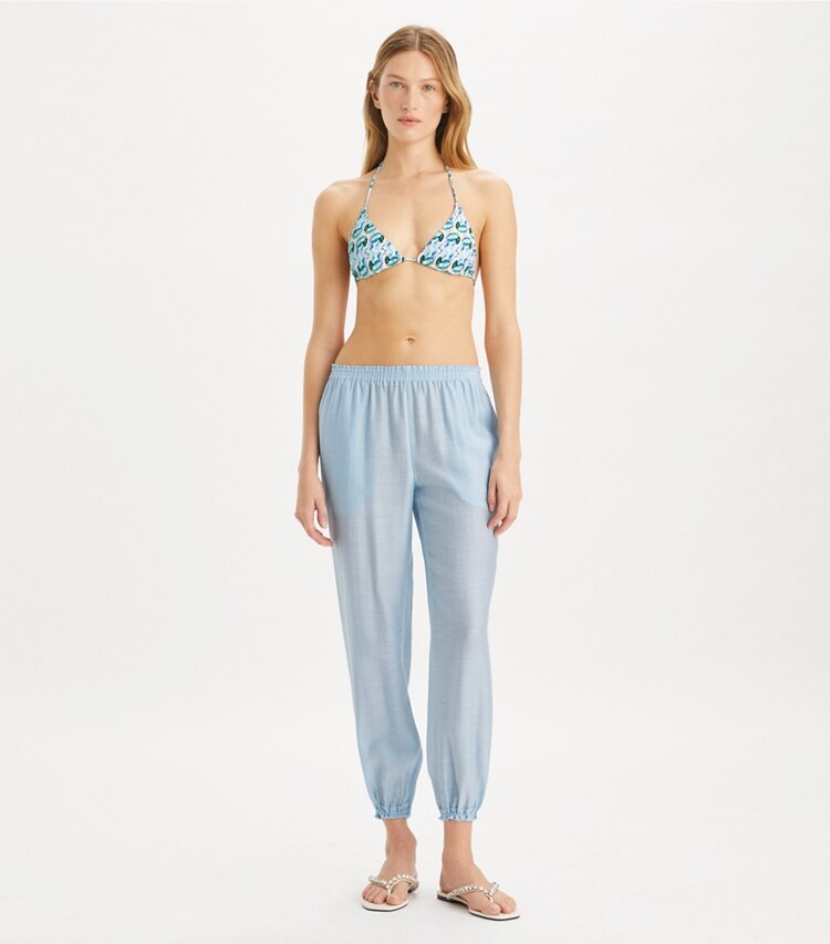 Tory Burch designer copricostume Pantaloni in viscosa con lavorazione a punto smock in Light Blue Sky parte anteriore su modella