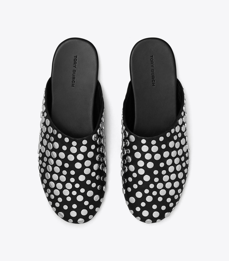Tory Burch designer loafers Pantolette mit Nieten in PERFECT BLACK / SILVER angle