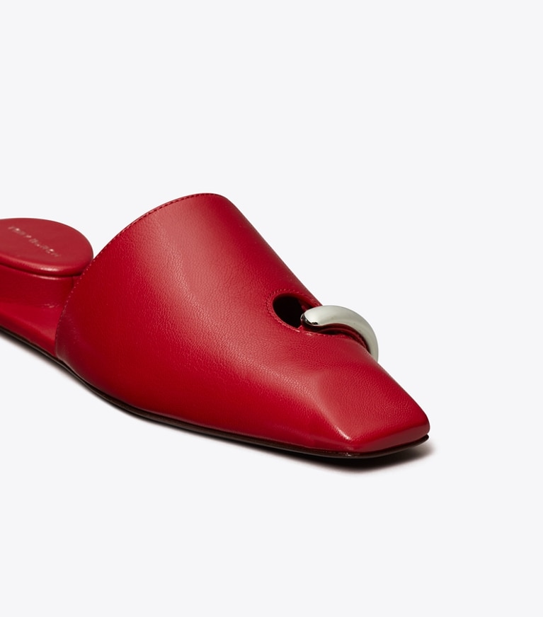 Tory Burch designer loafers Pantolette mit Piercing-Detail in TORY RED / SILVER angle