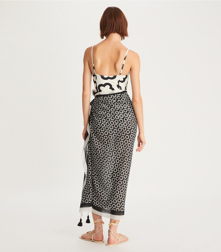Tory Burch diseñador ropa de playa Pareo estampado en THE FLOWER BLACK parte posterior en modelo