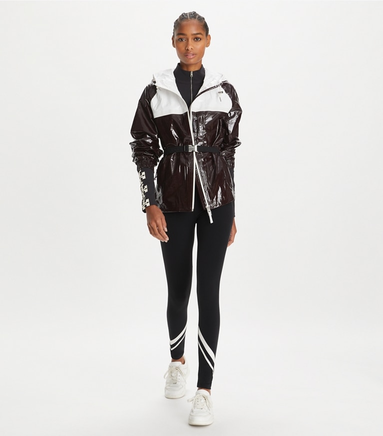 Tory Sport designer ジャケット コットン ジップ フード アノラック in Winetasting / Snow White front