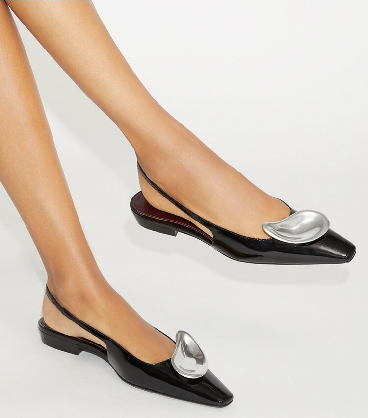 Tory Burch designer mocassins Patos à bride arrière dans PERFECT BLACK / SILVER supplémentaire sur le modèle
