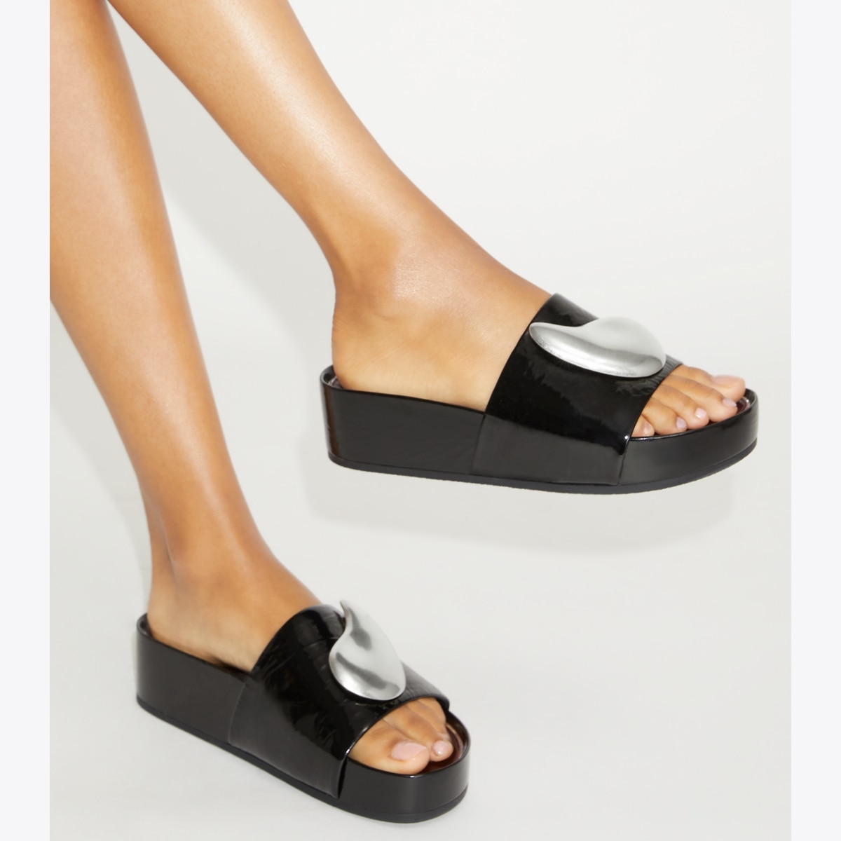★Tory Burch★センス抜群★Patos Platform Slide★サンダル Patos Platform Slide: Women's Designer Sandals | Tory Burch