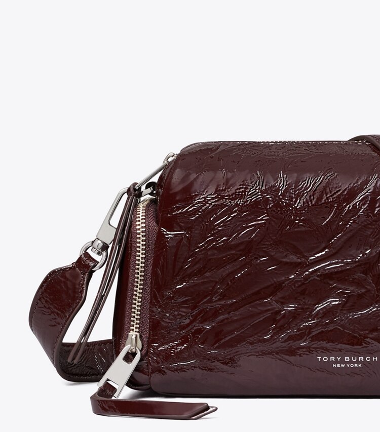 Tory Burch designer クロスボディバッグ ペリー パテント ボイジャー クロスボディバッグ in Albarossa ディテール