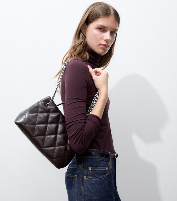 Tory Burch designer sacs à bandoulière Petit cabas Fleming in Cocoa accessory on model