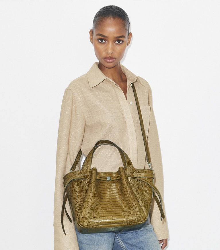 Tory Burch designer sac à main Petit cabas Romy en cuir embossé effet croco in Shroom angle