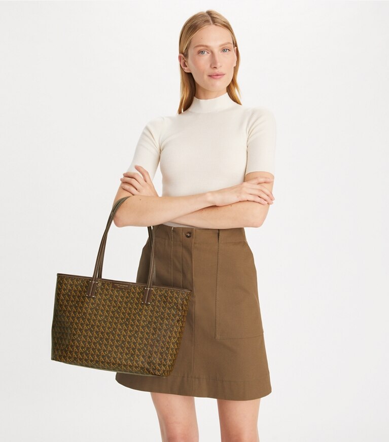 Tory Burch designer cabas Petit fourre-tout à glissière Ever-Ready dans Chocolate accessoire sur le modèle