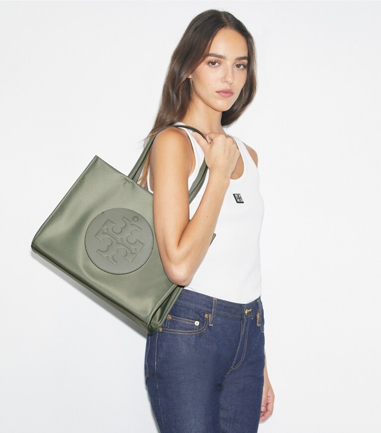 Tory Burch designer cabas Petit fourre-tout Ella dans Stone accessoire sur le modèle