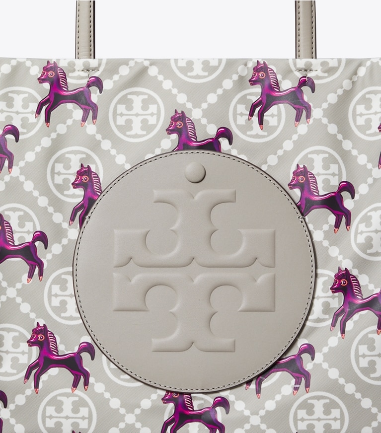 Tory Burch designer cabas Petit fourre-tout Ella Horse en nylon dans Gray / Magenta détails