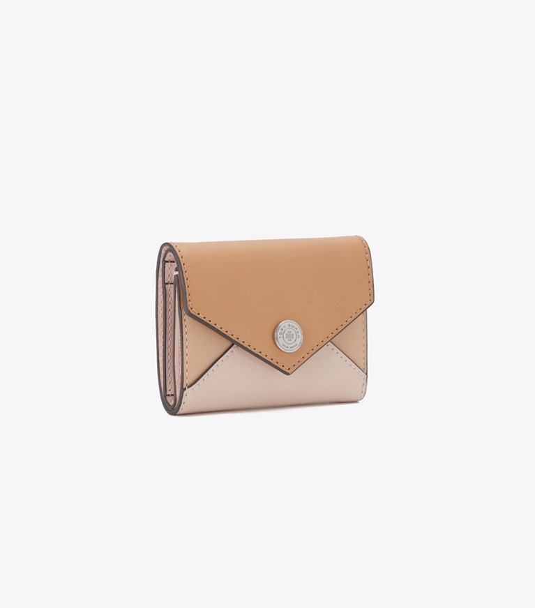 Tory Burch designer portefeuilles Petit portefeuille enveloppe en cuir dans Soft Pink Multi angle