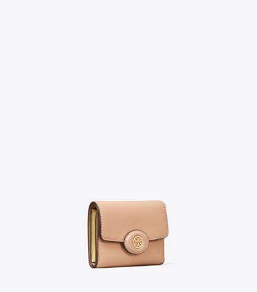 Tory Burch designer portefeuilles Petit portefeuille Robinson grainé in Goan Sand angle