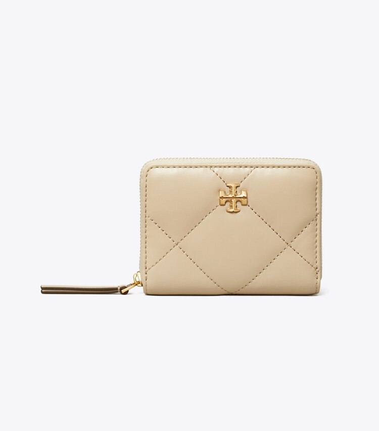 Tory Burch designer portefeuilles Petit portefeuille zippé Kira à matelassage losange in Light Stone front