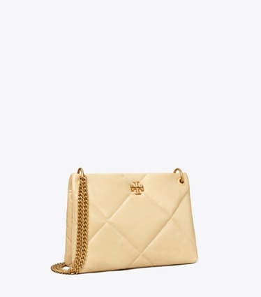 Tory Burch designer sacs porté épaule Petit sac porté épaule matelassé à losanges Kira dans Vanilla Soft Serve angle