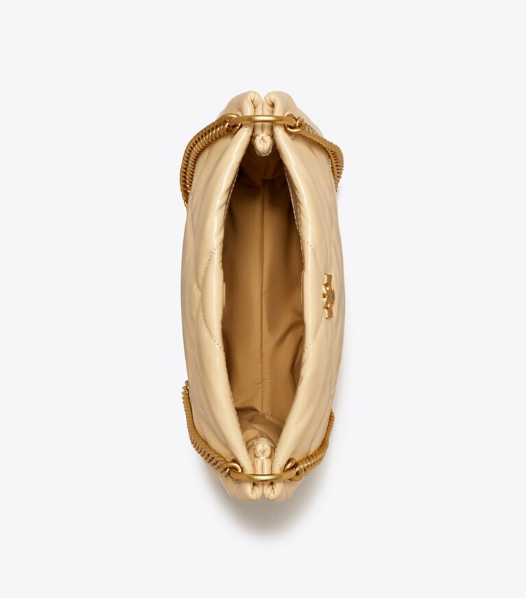 Tory Burch designer sacs porté épaule Petit sac porté épaule matelassé à losanges Kira dans Vanilla Soft Serve vue du dessus