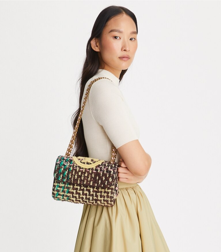 Tory Burch designer sacs porté épaule Petit sac à bandoulière convertible Fleming en tweed souple dans Multi accessoire sur le modèle