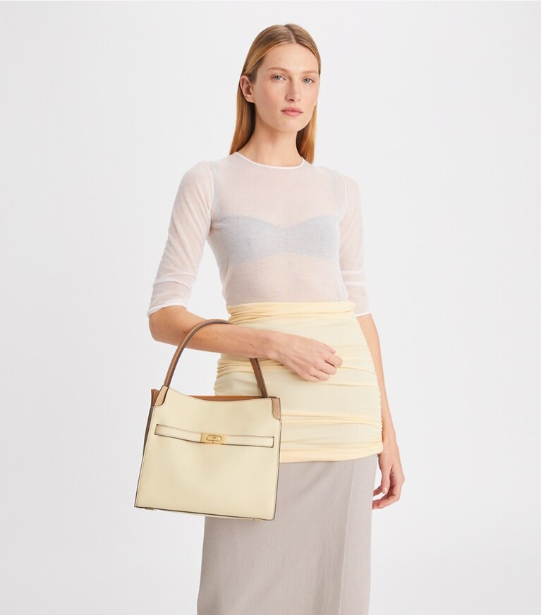Tory Burch designer sac à main Petit sac double Lee Radziwill grainé dans New Moon accessoire sur le modèle