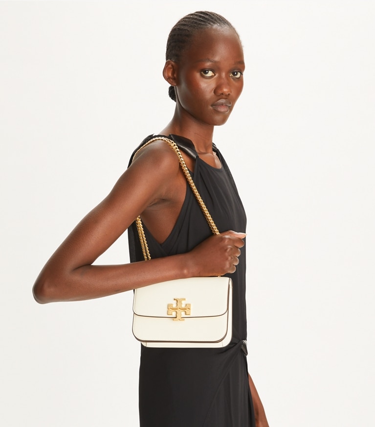 Tory Burch designer sacs porté épaule Petit sac Eleanor in Warm White accessory on model