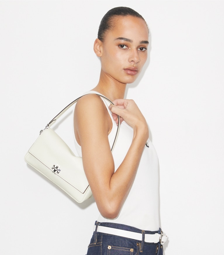 Tory Burch designer sacs porté épaule Petit sac porté épaule Charlie in Bianco accessory on model