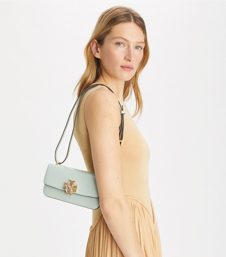 Tory Burch designer sacs porté épaule Petit sac rectangulaire Eleanor in Mint accessory on model