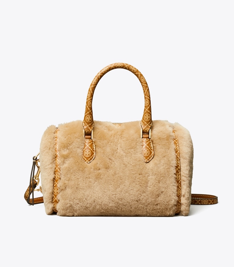 Tory Burch designer crossbody bags Petite Barrel Bag aus Lammfell mit T-Monogramm in Teddy front