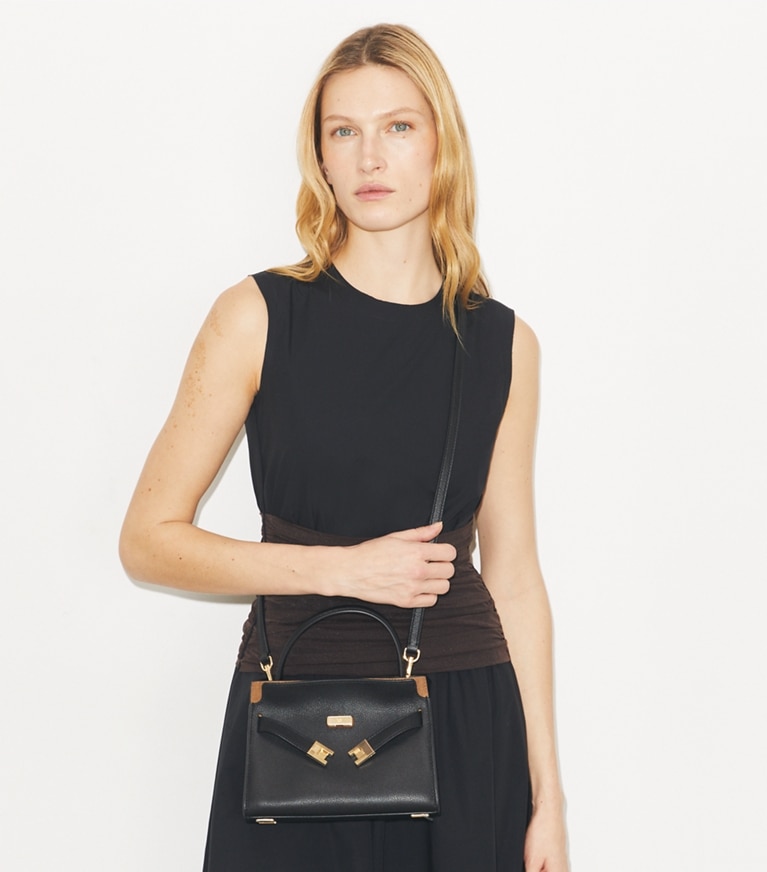 Tory Burch designer sacs à bandoulière Petite Lee Radziwill Double Bag in Black accessory on model