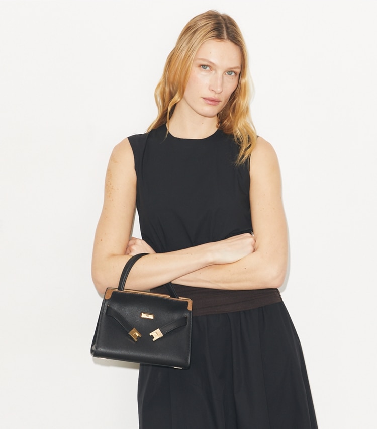 Tory Burch designer sacs à bandoulière Petite Lee Radziwill Double Bag in Black additional on model