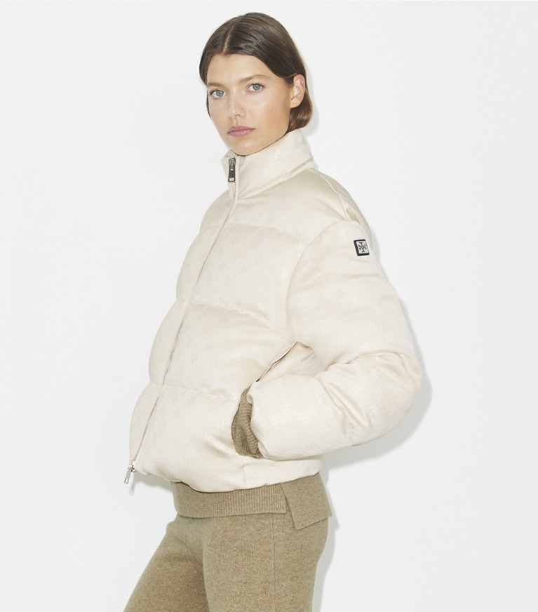 Tory Burch designer cappotti Piumino in raso con monogramma T in Prosecco front