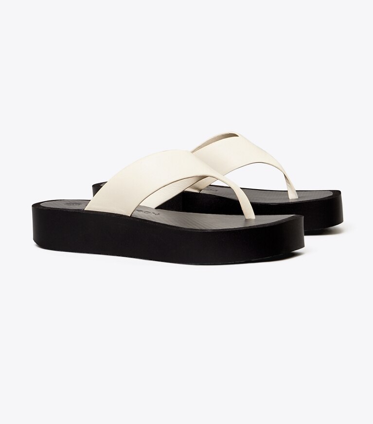 Tory Burch designer sandales Plateforme simple dans New Ivory / PERFECT BLACK angle