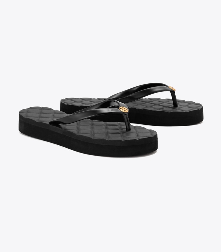 Tory Burch designer サンダル キルト ビーチサンダル in PERFECT BLACK / PERFECT BLACK angle