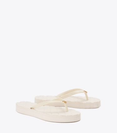 Tory Burch designer サンダル キルト ビーチサンダル in New Ivory / New Ivory / New Ivory angle
