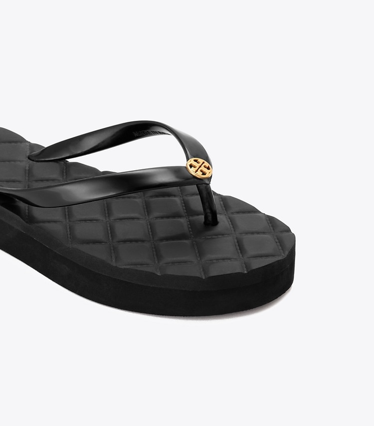 Tory Burch designer サンダル キルト ビーチサンダル in PERFECT BLACK / PERFECT BLACK ディテール