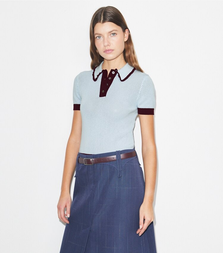 Tory Burch designer strickware Pointelle-Pullover aus Viskose in Frozen Blue / Dark Merlot on model detail