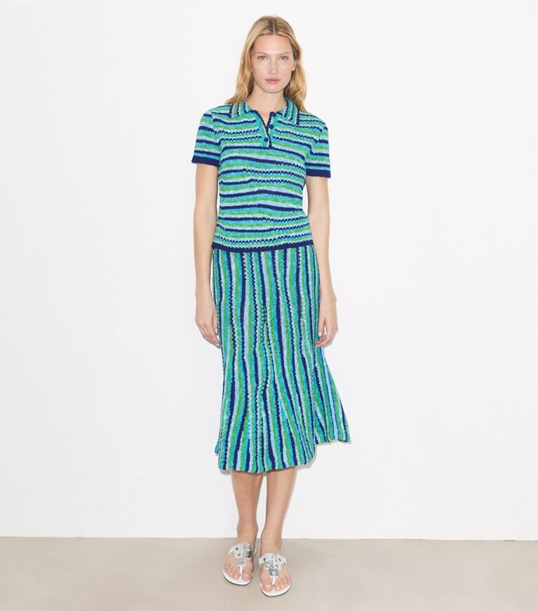 Tory Burch diseñador suéteres Polo de algodón a rayas en Ocean / Light Blue / Green frente en modelo