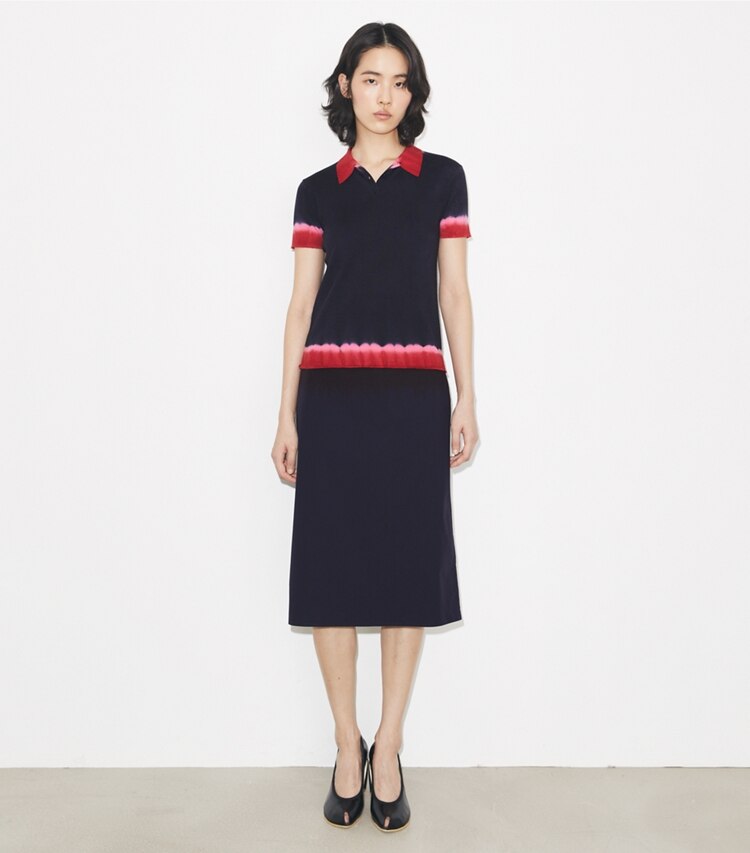 Tory Burch diseñador suéteres Polo de lana teñido por inmersión en Medium Navy / Red frente en modelo