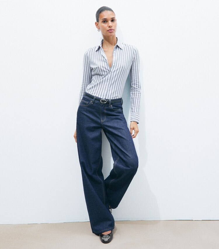 Tory Burch diseñador tops Polo de piqué de algodón a rayas en Frozen Sky Stripe frente en modelo
