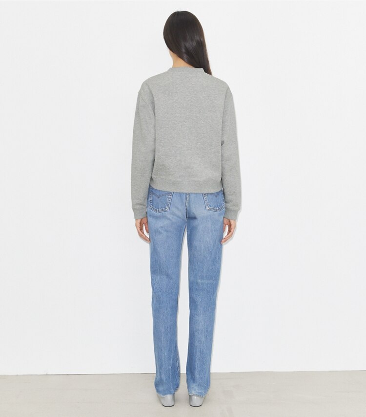 Tory Burch designer セーター ポニー フレンチテリー スウェットシャツ in Gray / Magenta on model back