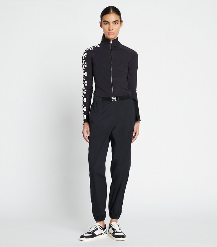 Tory Sport designer unterteile Popelinejogginghose mit Gürtel in Black modell von vorn