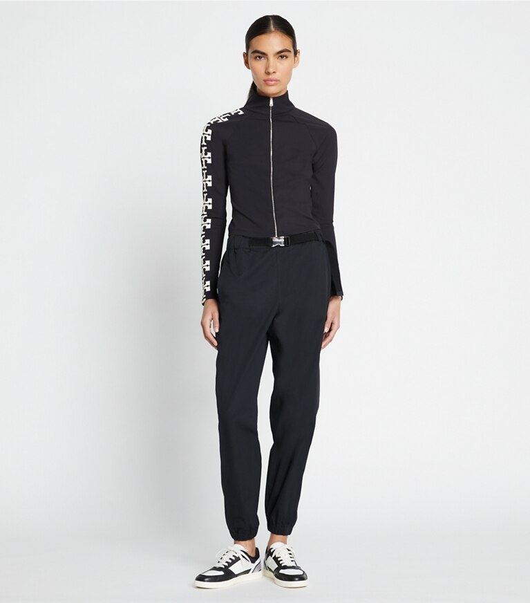 Tory Sport designer unterteile Popelinejogginghose mit Gürtel in Black modell von vorn