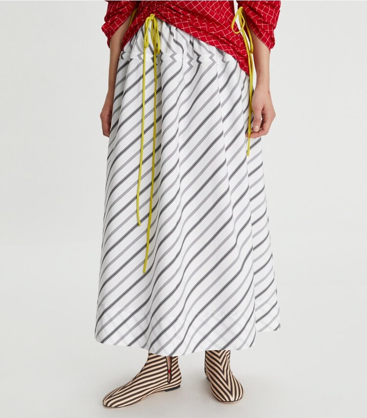 Tory Burch designer unterteile Popelinerock mit unterschiedlichen Streifen in Black / White on model detail