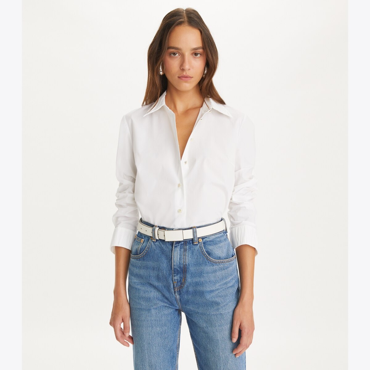 poplin-shirt-on-model-detail.