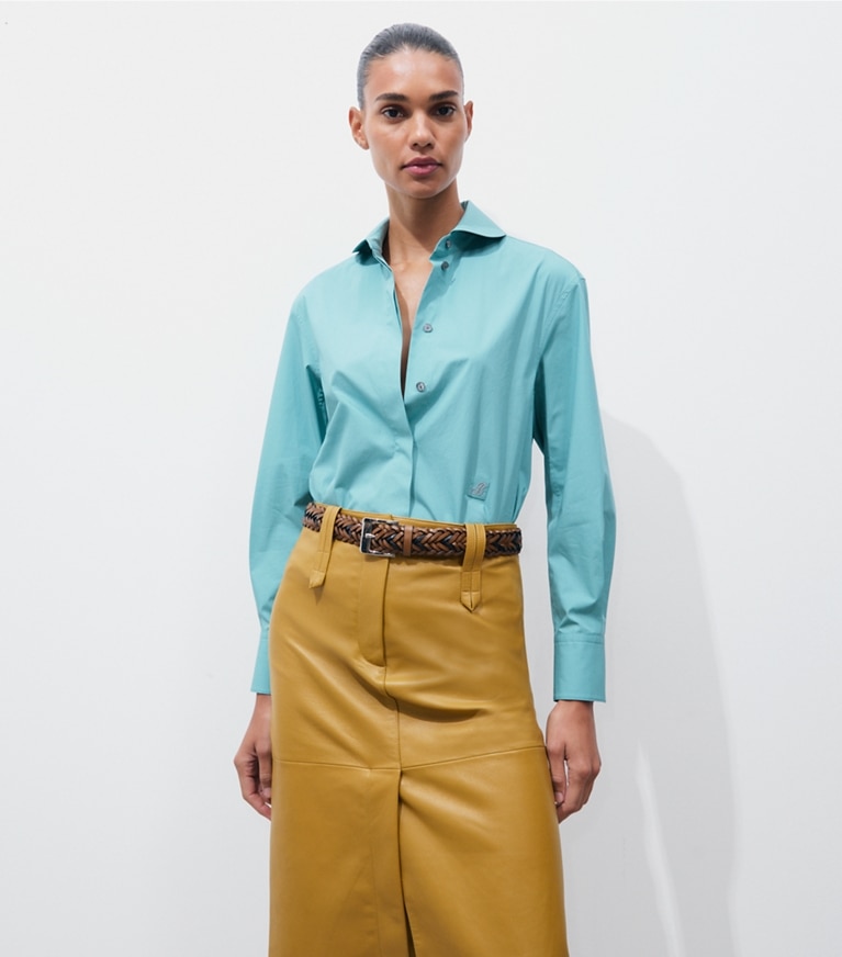 Tory Burch designer tops Poplin Shirt in Clouded Blue on model detail