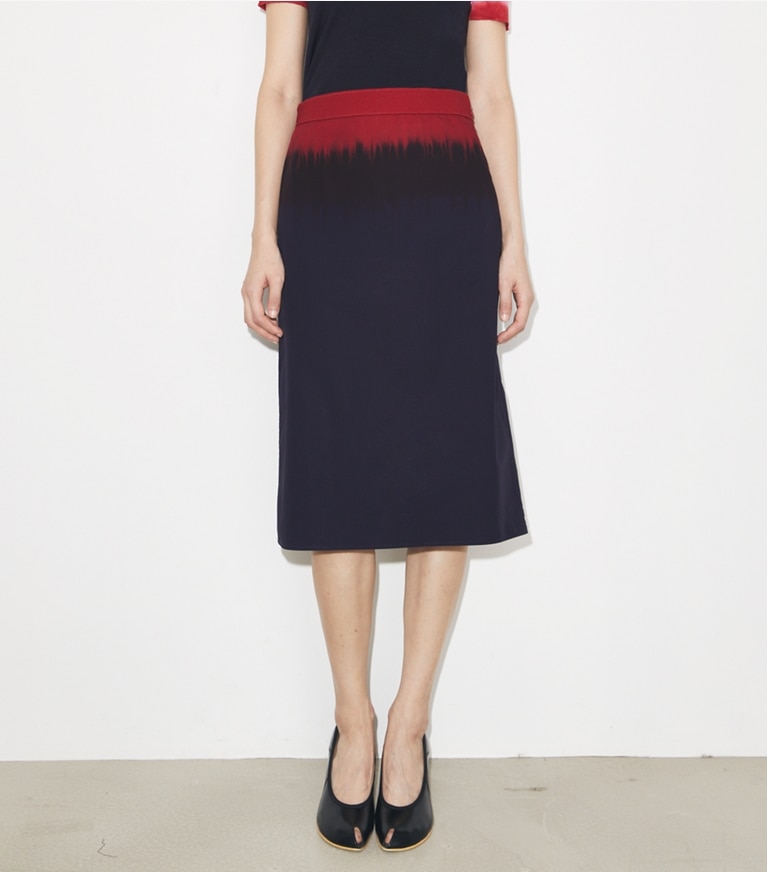 Tory Burch designer bottoms Poplin Skirt in Medium Navy / Red on model detail