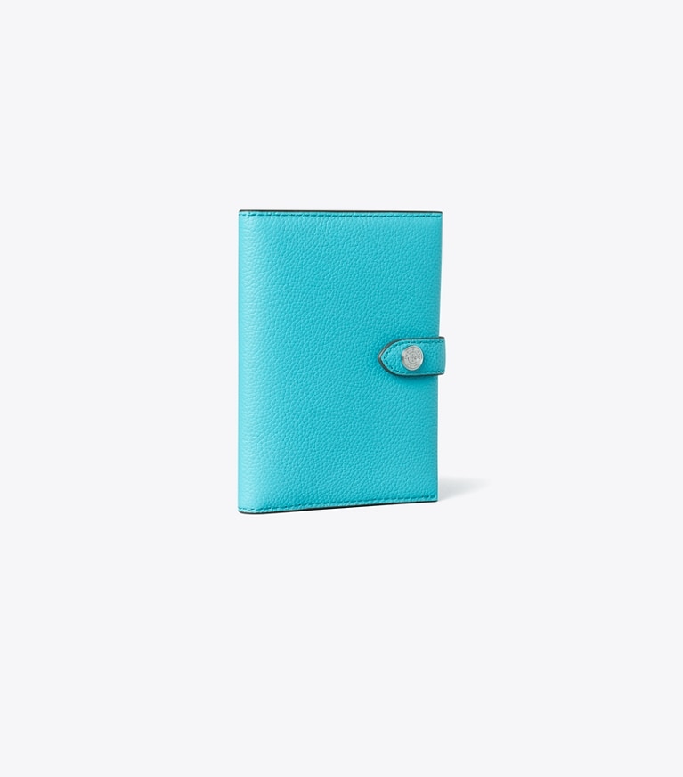 Tory Burch designer accessori da viaggio Porta passaporto in Soft Turquoise angle