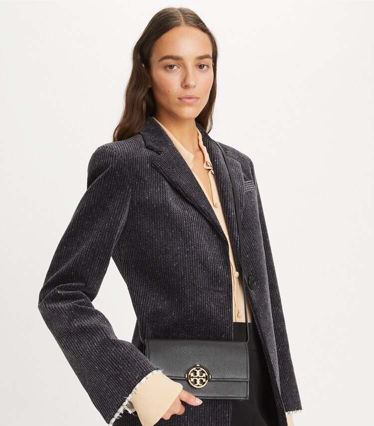 Tory Burch designer mini bags Portafoglio a tracolla Miller in Black accessory on model