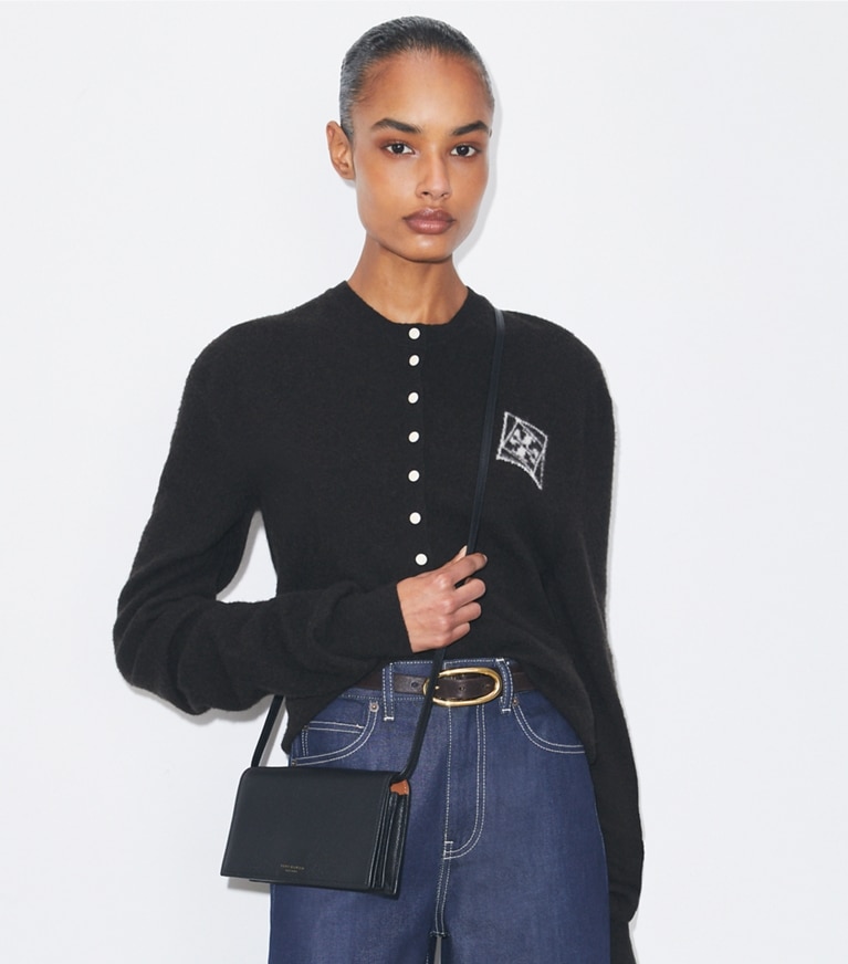 Tory Burch designer borse a spalla Portafoglio a tracolla Perry in Black accessory on model